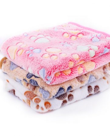 Hot Sale Winter Dog Puppy Bed Blanket Fleece Warm Soft Touch Large Size Dogs Cat Use Sleeping Blanket Mats Pets Product Supplier